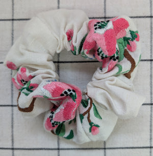 Vintage Embroidered Scrunchie - Bea