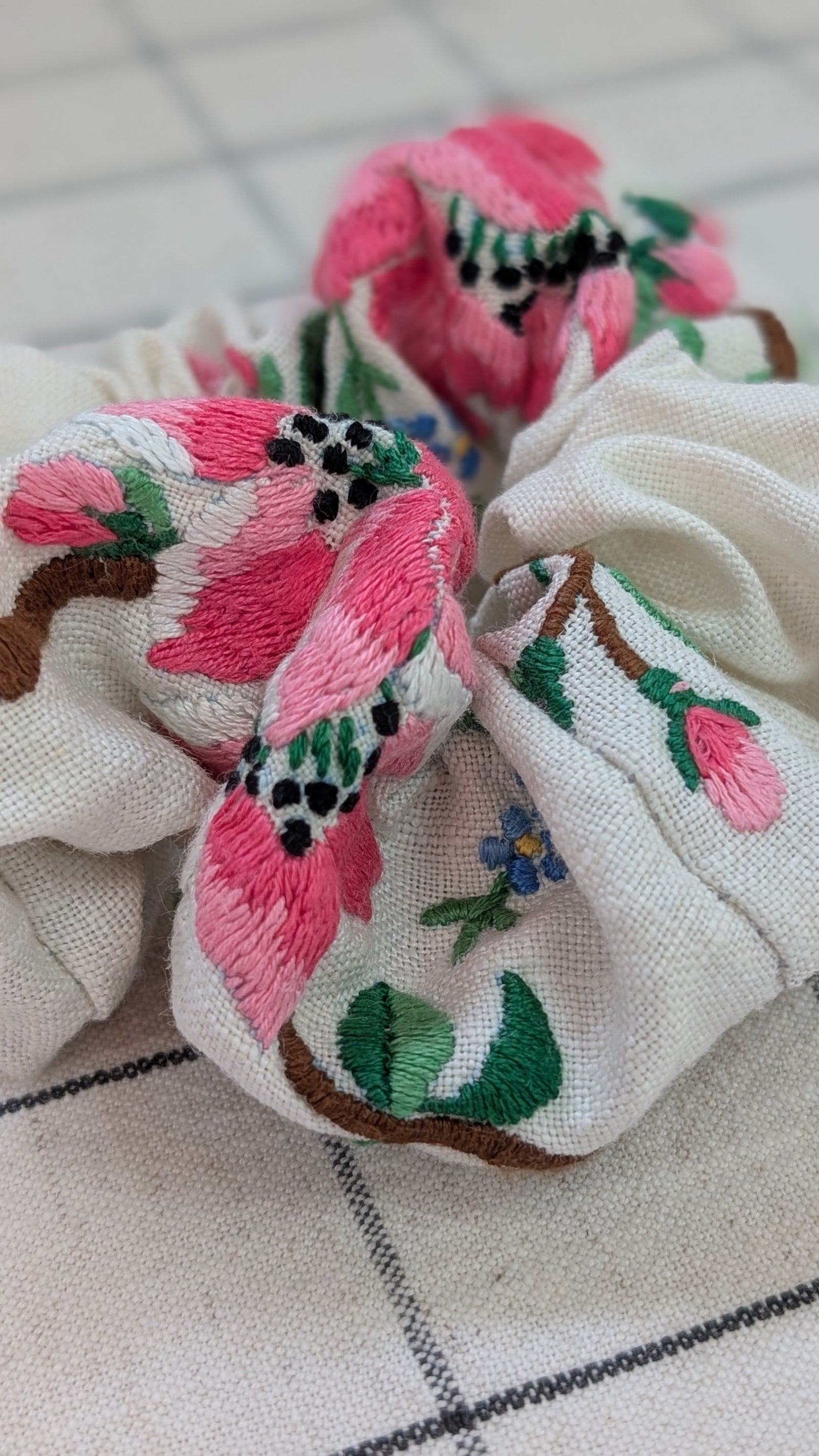 Vintage Embroidered Scrunchie - Bea